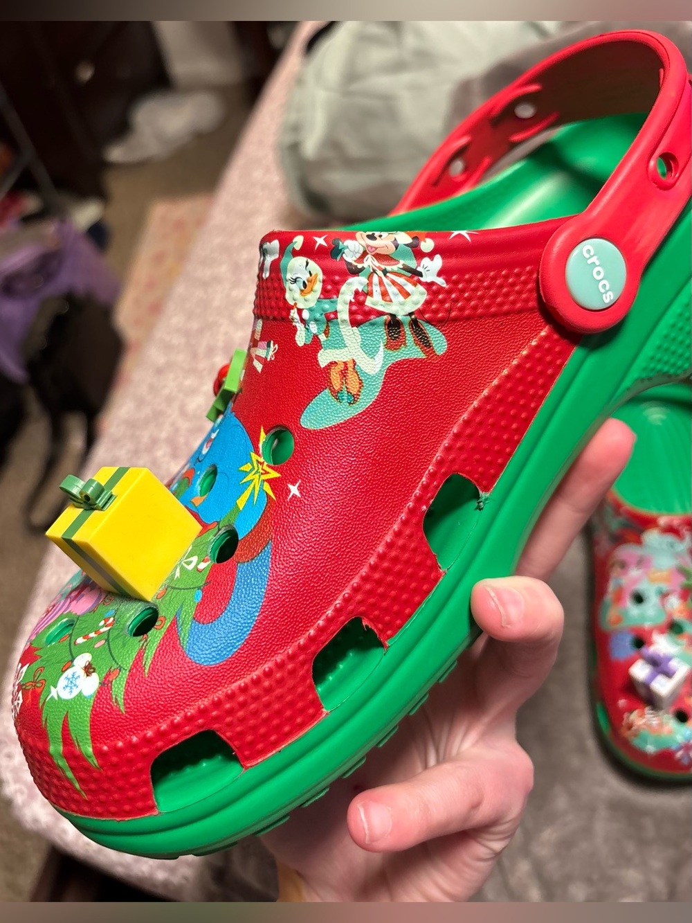 Disney Parks Mickey &Friends 2023 Christmas Holiday Classic Clogs W7/ M5 - Picture 5 of 11